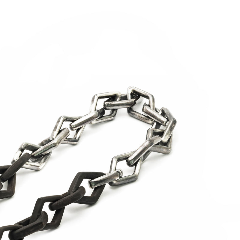 Chains and Link Jewelry: Effortless, Edgy, and Timeless Style