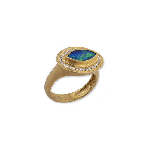 Pompei Ring with Hammered Gold Dome Top & Diamonds