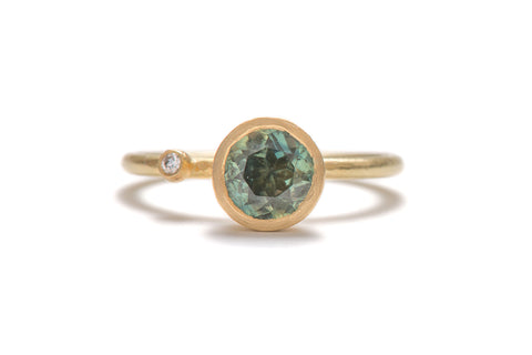 Pompei Ring with Hammered Gold Dome Top & Diamonds