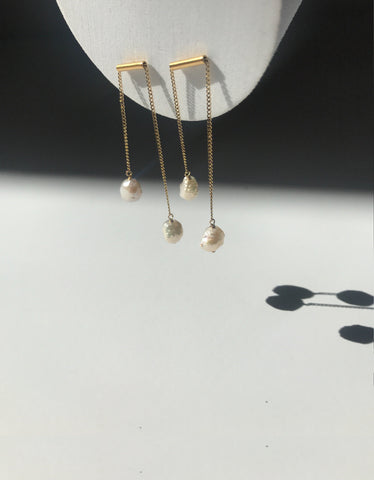 Twin Necklace with White and Black Pearls on Gold-filled Box Chain