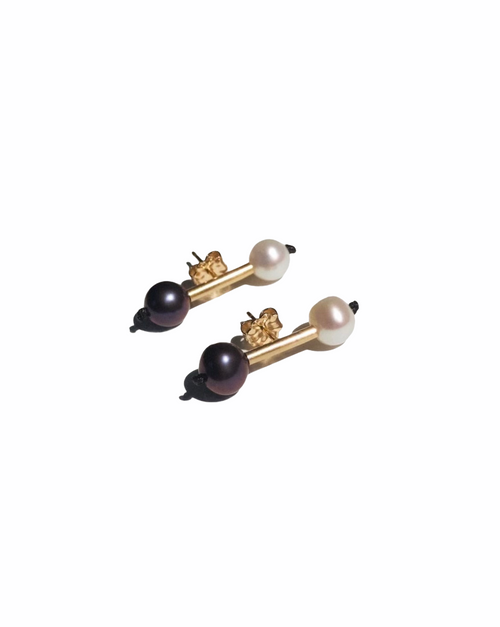 Comet (Twin Bar) Black and White Potato Pearls Earrings