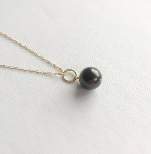 Stellar pendant with Tahitian Pearl and 14k Gold Chain