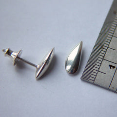 Small side silver shell studs