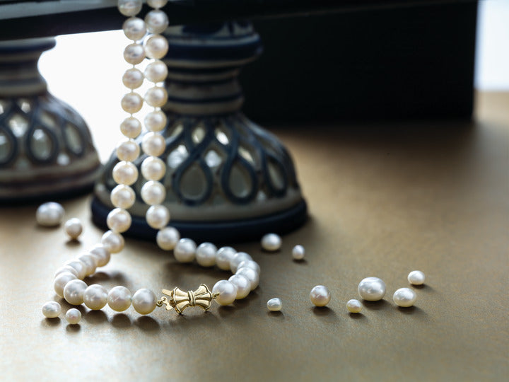 The Importance of Pearl Knotting and How to Store Pearl Strand Necklace