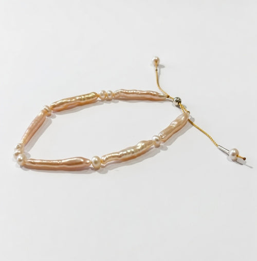 Biwa Row Bracelet – Peach Pearls on Gold Nylon