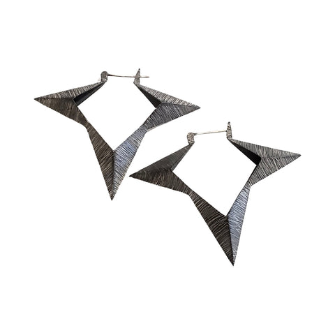 Small side silver shell studs