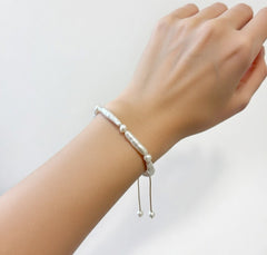 Biwa Row Bracelet – White Pearls on Gold Nylon