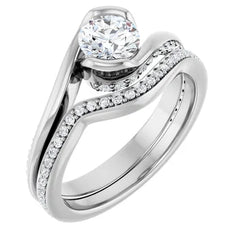 Round Engagement Ring Mounting in 18K Gold