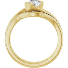 Round Engagement Ring Mounting in 18K Gold