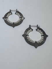 Inverted Pearl Crowns Earring
