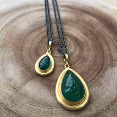 Delphi Necklace – 22K Gold Pear-Shaped Emerald Pendant