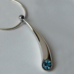 All Silver Short Curved Wiggly Pendant