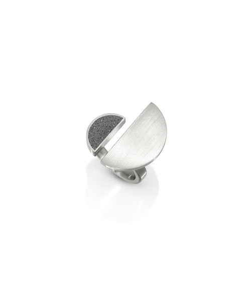 Gabo Concrete & Steel Ring