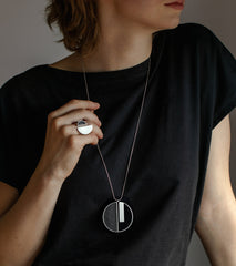 Georg Necklace Black Concrete