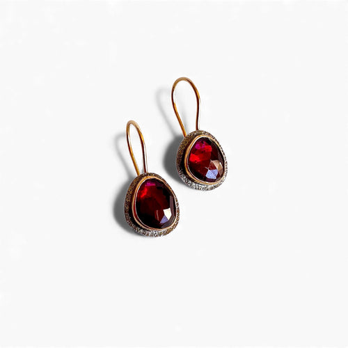 Rhodolite Garnet Earrings | 18K Gold Artisan