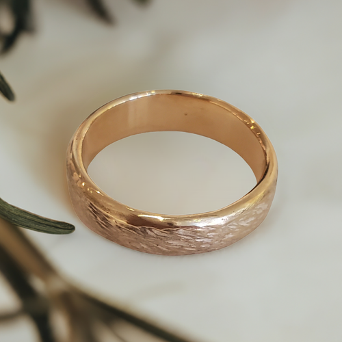 10k Gold Woodgrain Pattern Wedding Band