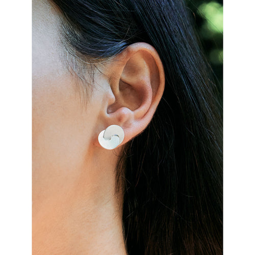 Enmined Circle Post Earrings