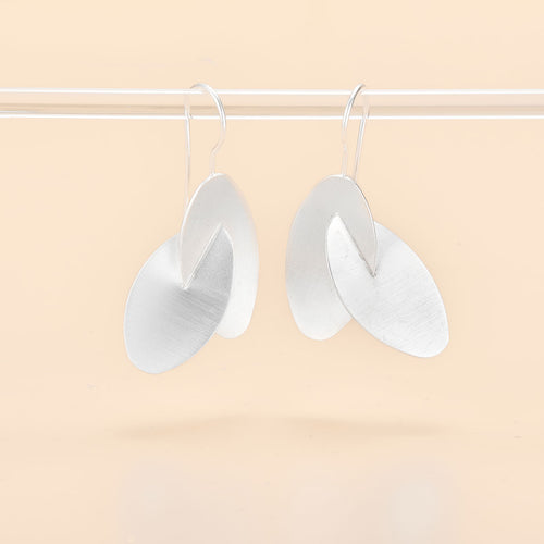Sculpted Overlap Earrings