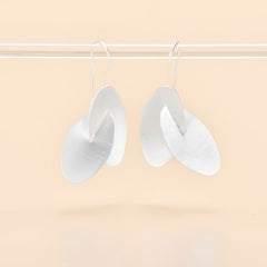 Sculpted Overlap Earrings