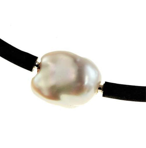 14K Teardrop White Saltwater Mabe Pearl Pendant