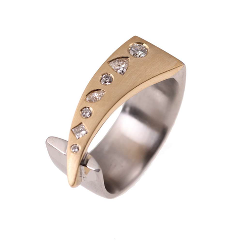 Silver Hammered Band With Round Diamond