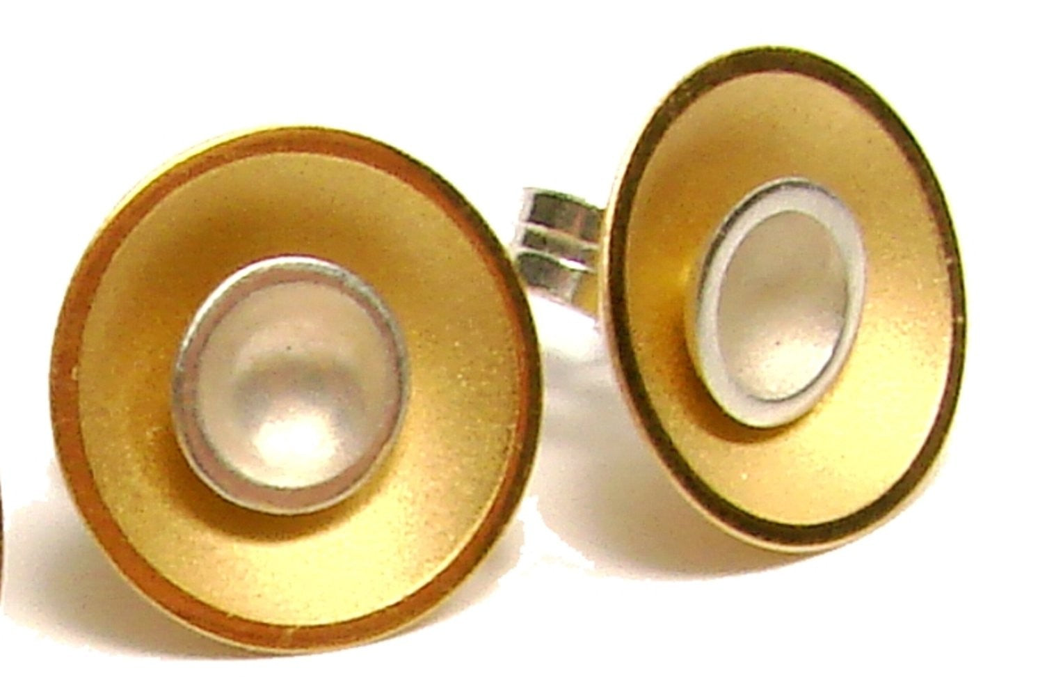 Small Target Studs