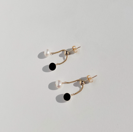 Twin Earrings with White Feather Pearls