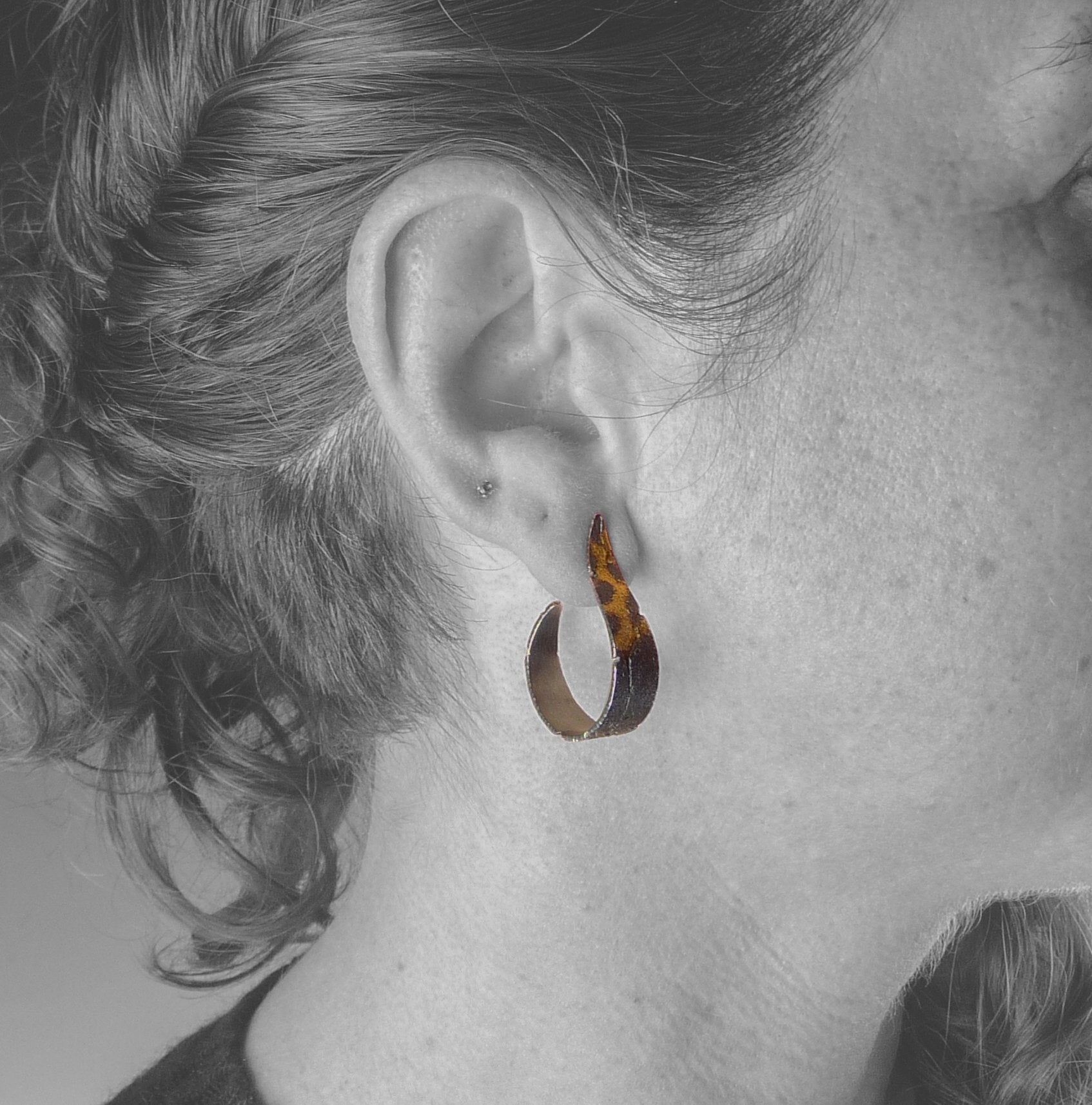 Dahlia Hoops - Gold Post Earrings - Lireille