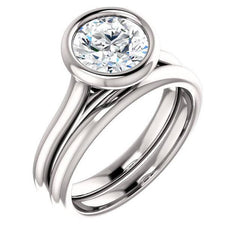Modern Round Engagement Ring Set