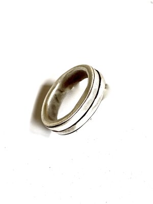 18k Ball Silver Ring