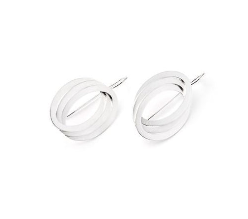 3 Intertwined Oval Shaped Circle Earrings