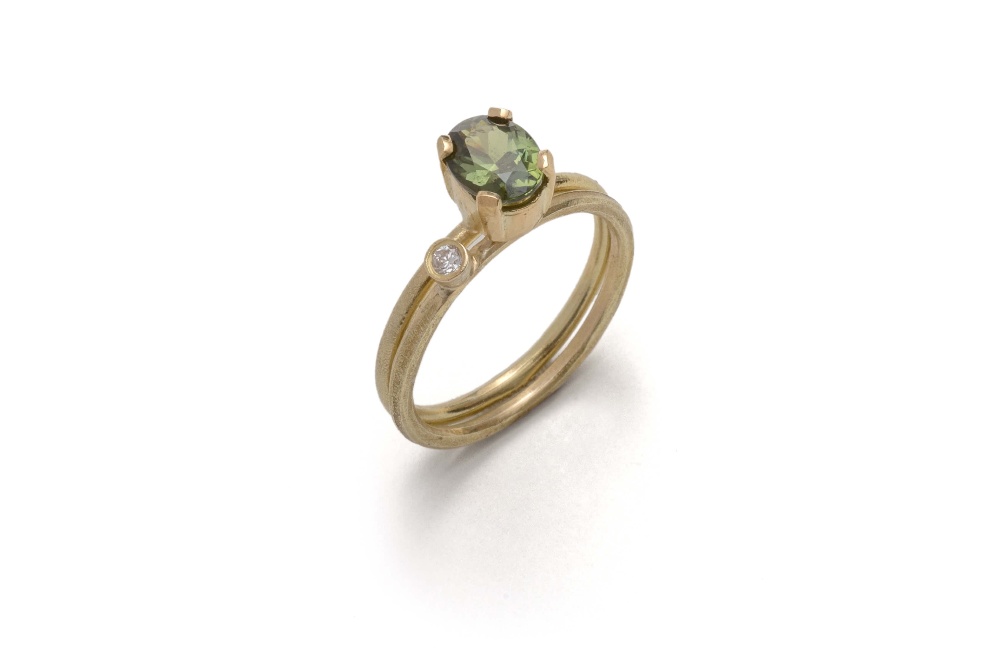 FR1158 Claw Set Round Brilliant Cut Diamonds Halo Engagement Ring | EARTH  STAR DIAMONDS