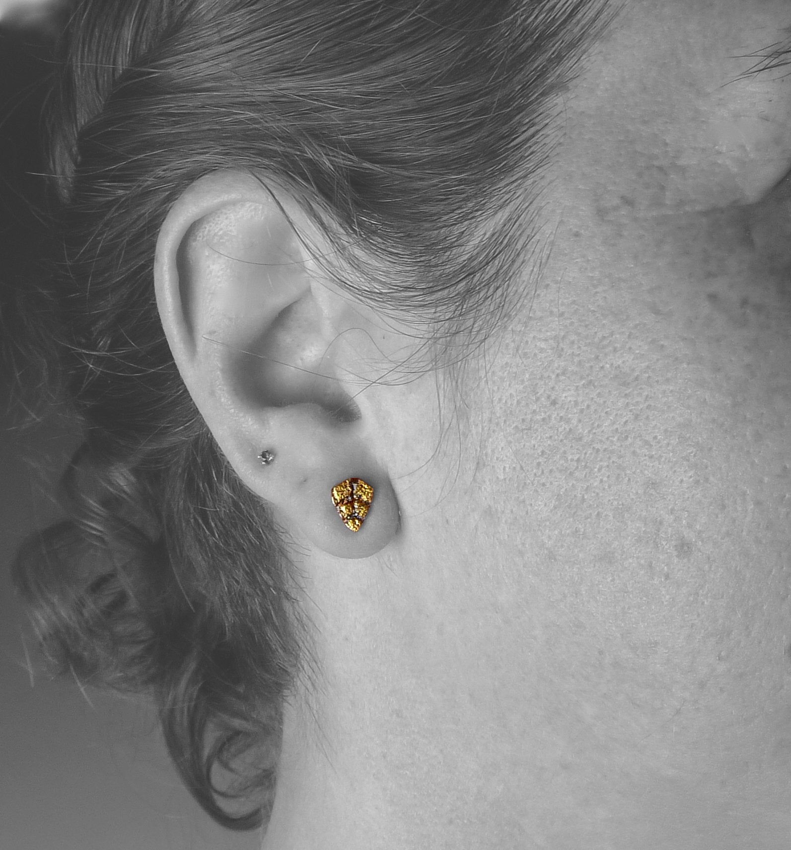 Tiny Spike Gold Stud Earrings Model