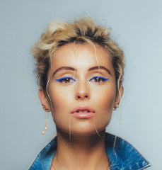 Comet (Twin Bar) Black and White Potato Pearls Earrings