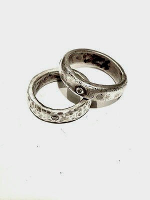 Silver Hammered Band With Round Diamond
