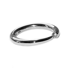 Narrow tapering silver ring with 3pt diamond